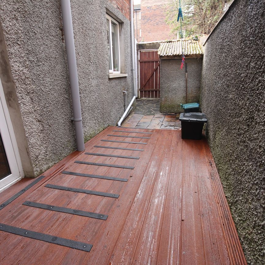 Room 5, 12 Malone Avenue, Belfast, BT9 6ER - Photo 1