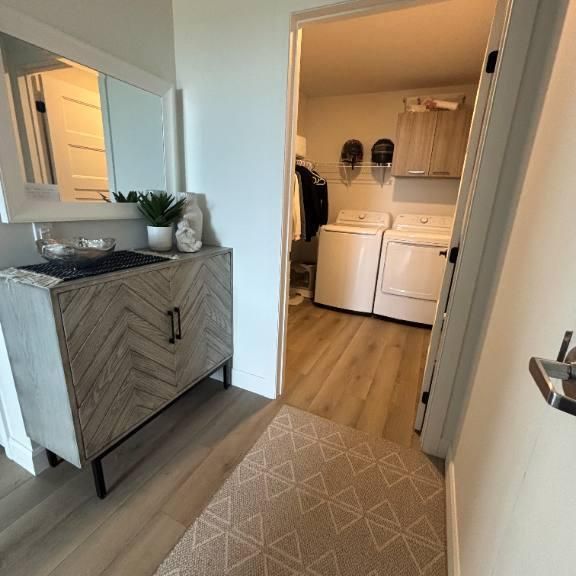 ✨ 3 ½ moderne, dernier étage, très lumineux – Wi-Fi & stationnement intérieur inclus ! - Photo 1