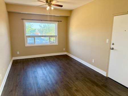 For Lease - 750 Albert Street Unit# 2, Oshawa, Ontario - Photo 2