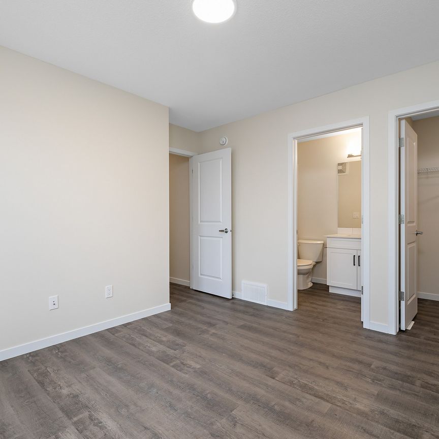 15123 25 Street NW, Alberta, T5Y2C1, Edmonton - Photo 1