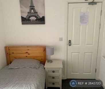 1 bedroom in a house share to rent - Photo 5
