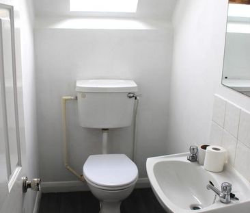 3 bedroom apartment to rent - Photo 6