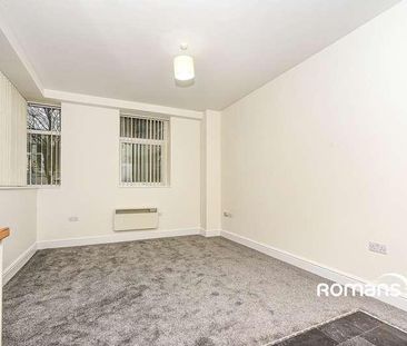Farnsby Street, Swindon, Wiltshire, SN1 - Photo 3