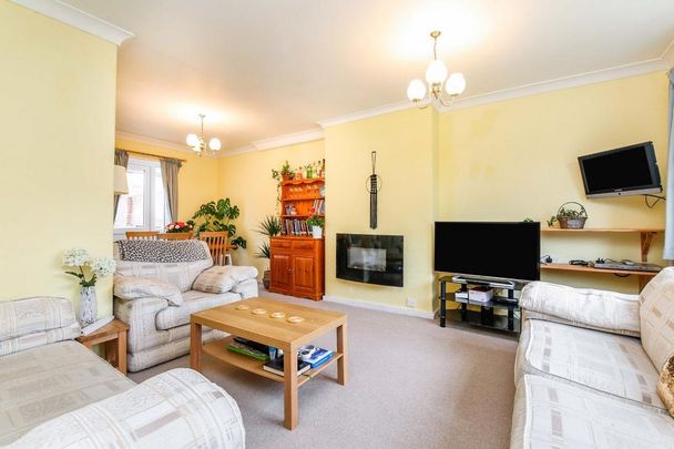 3 bedroom semi-detached house to rent - Photo 1