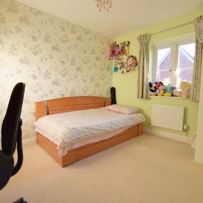 3 bedroom semi-detached house to rent - Photo 1