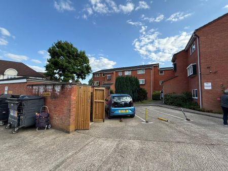 2 bedroom flat to rent - Photo 4