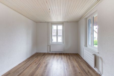 Beautiful 3-room apartment in Meyriez – on the 1st floor with a porch - Photo 2