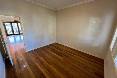 View Saturday at 9:50am - 10:05am - Photo 4