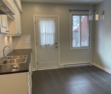 8120 Av. Wiseman - Photo 5