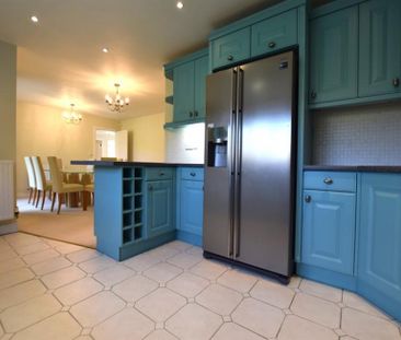 5 Bedroom Detached To Let - Photo 4