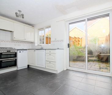 2 bedroom end of terrace house to rent - Photo 3