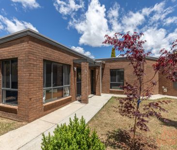 2 Rolls Street, Franklin ACT 2913 - House For Rent | Domain - Photo 4
