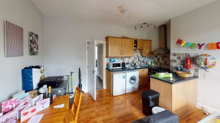 Flat 2, 66 Victoria Road, Leeds, LS6 1DL - Photo 5