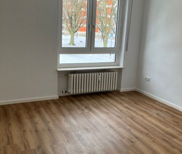 Grosse 3 Zimmerwohnung mit Balkon - Foto 3