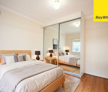 LARGE FAMILY HOME IN PERFECT LOCATION - Photo 1