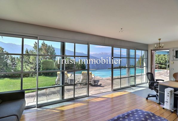 Magnificent spaces for this Villa for rent in Sergnou, Lens - Photo 1