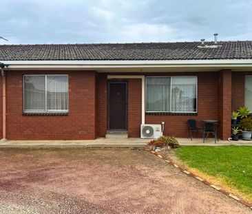 3 / 18A SCHUBERT CRESCENT, Wodonga - Photo 3