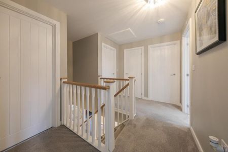 4 bedroom detached house to rent - Photo 2