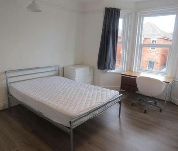 Bedroom House In Winton, BH9 - Photo 2
