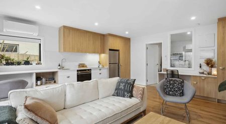 Luxury Apartment - Photo 3