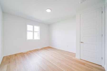 For Lease - 3149 Meadowridge Drive, Oakville, Ontario - Photo 4