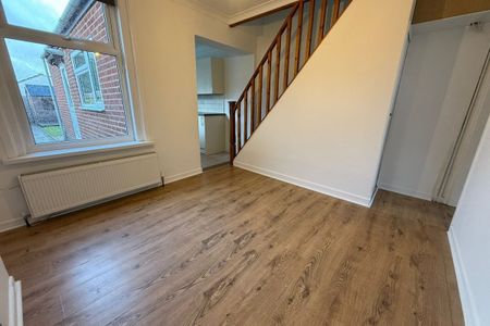 Whitworth Road, GOSPORT - Photo 4