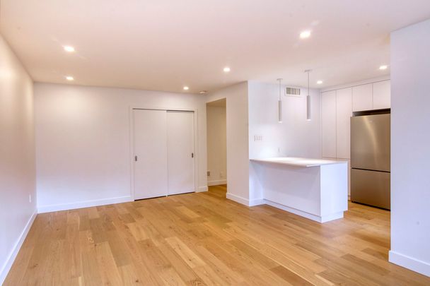 3555 Cote-des-Neiges Road - Photo 1