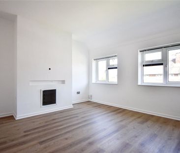 Spacious 1 bedroom maisonette for rent offering excellent access to... - Photo 2