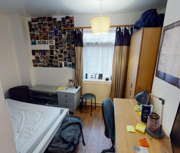 4 bedroom terraced house to rent - Photo 5