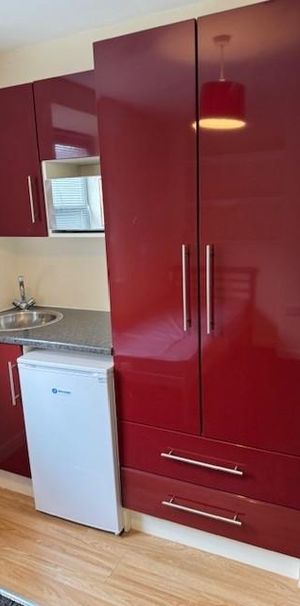 Studio to rent - Photo 1