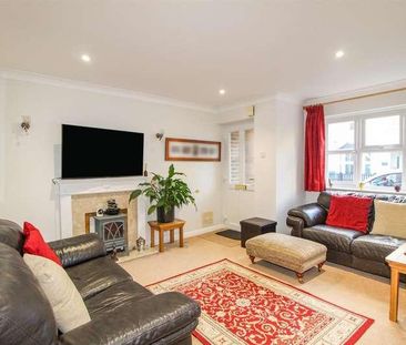 Trafalgar Road, Horsham, RH12 - Photo 1