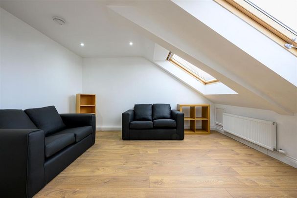 3 bedroom flat to rent - Photo 1