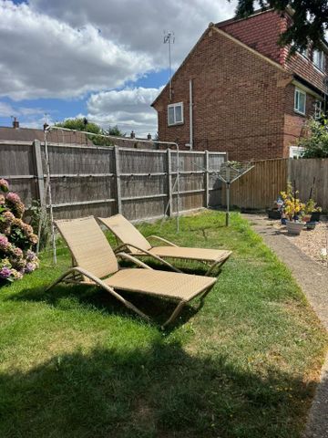 3 bedroom detached house to rent - Photo 2