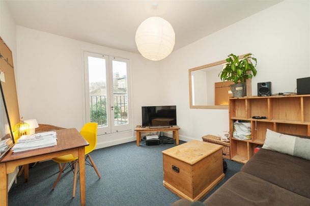 1 bedroom Flat To Let - Photo 1