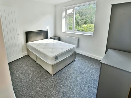 House share to rent on - Photo 1