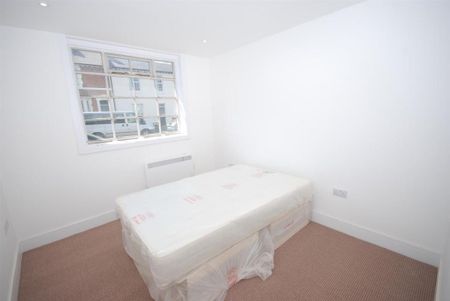 2 bedroom bungalow to rent - Photo 2