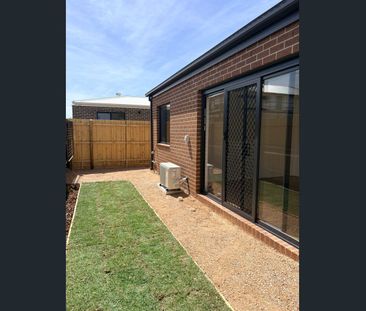 14 Vindaloo Road, Mickleham, Vic 3064 - Photo 6