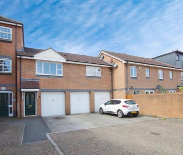 1 bedroom coach house to rent - Photo 2