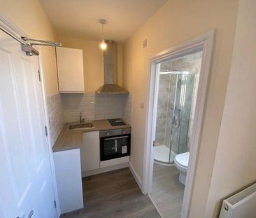 Studio to rent - Photo 6