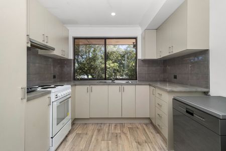 2 Garsdale Avenue, Elermore Vale NSW 2287 - House For Rent | Domain - Photo 2