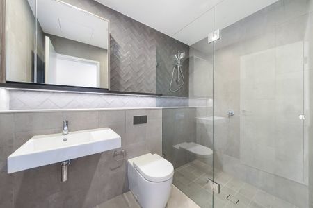 Double Balcony Apartment Plus Double Car Space - Photo 3