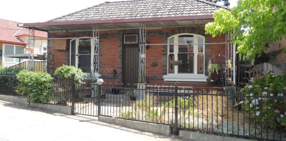 Convenient Location - Photo 2