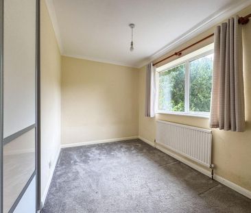 4 bedroom detached house to rent - Photo 2