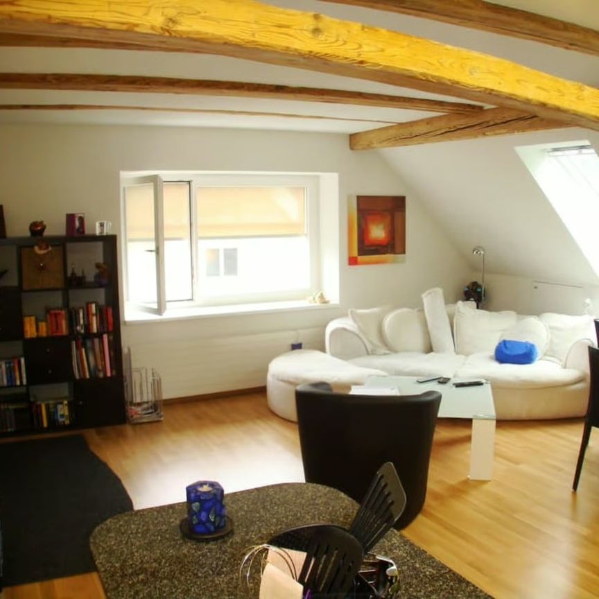 Wunderschöne, sehr gepflegte Dachwohnung in Brüttisellen ruhige und zentrale Lage - Photo 1