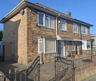 3 bedroom semi-detached house to rent - Photo 3