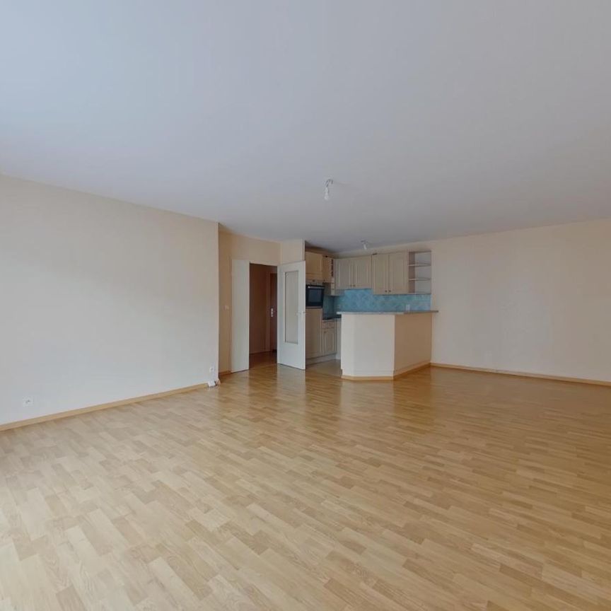 Location Appartement 4 pièces 81m² CHATELLERAULT 86100 - Photo 1