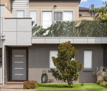 6 Lauren Lane, Sunshine West VIC 3020 - Photo 6