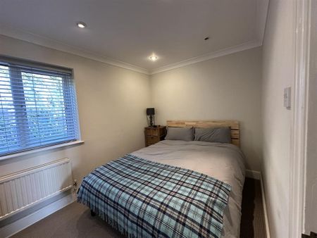 3 bedroom apartment to rent - Photo 4