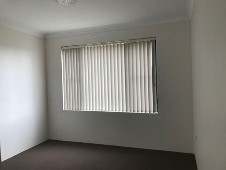 Two Bedroom Unit in Convenient Position - Photo 2