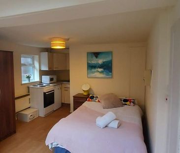 Studio to rent - Photo 5